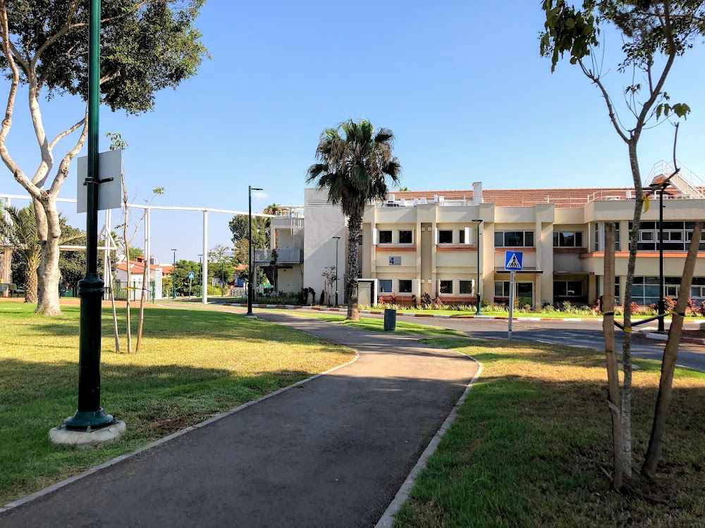 מרכז רפואי לשיקום וגריאטריה "דורות" בנתניה – נתניה